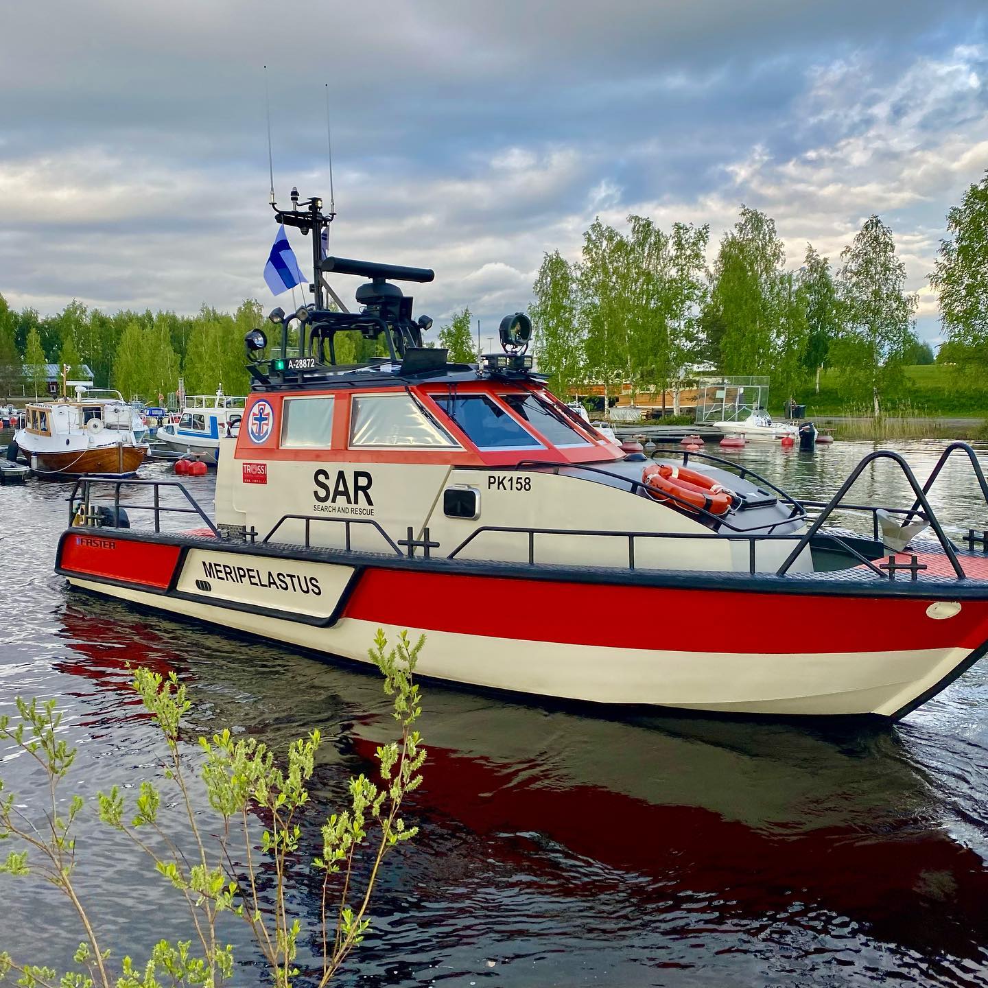 Vapaaehtoiset meripelastajat auttoivat yli 300 ihmistä vesillä juhannuksena  - Suomen Meripelastusseura