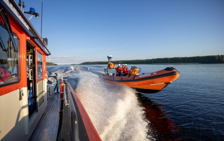 Vapaaehtoiset meripelastajat auttoivat yli kolmeatuhatta ja ehkäisivät satoja hätätilanteita